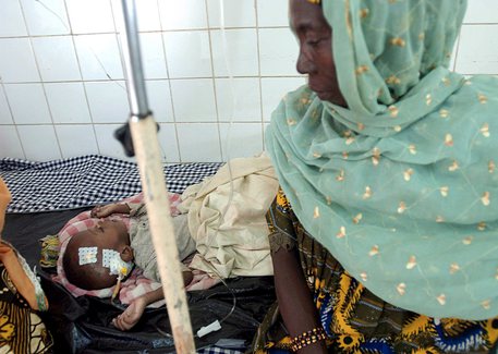 Nigeria: 75.000 bimbi muoiono di fame