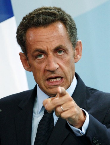 Sarkozy:se eletto niente piu' Hijab in Francia Sarkozy:se eletto niente piu' Hijab in Francia
