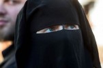 Olanda: Camera approva divieto burqa e niqab in pubblico Olanda: Camera approva divieto burqa e niqab in pubblico