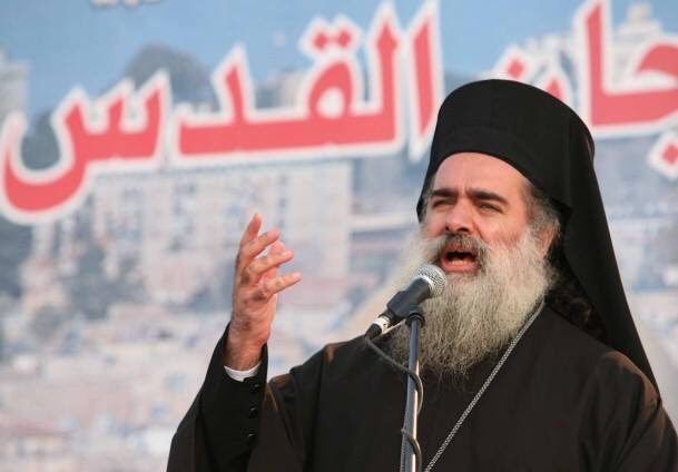 L’Arcivescovo Hanna licenziato per le sue dichiarazioni pro-Palestina