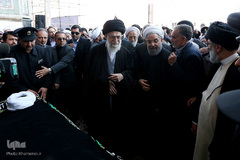 Preghiera collettiva per la scomparsa dell’Ayatollah Tabasi  + VIDEO