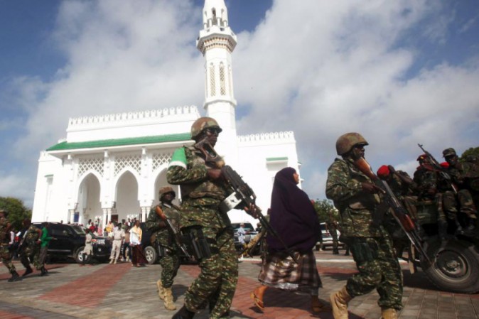 Crolla  una  moschea  a  Mogadiscio , in Somalia
