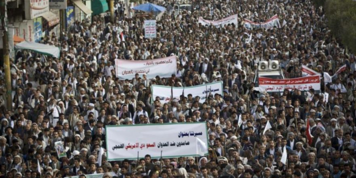 Yemen, milioni di persone protestano contro l'aggressione dell'Arabia Saudita