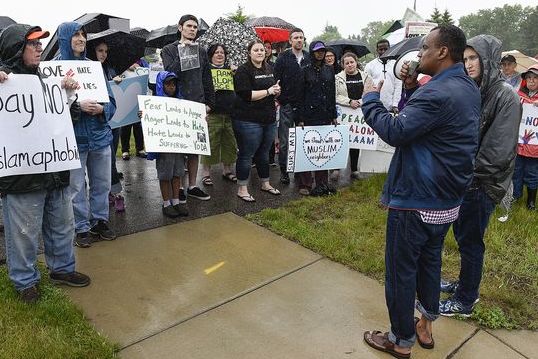 Usa:sit-in di protesta davanti a chiesa,contro dichiarazioni islamofobe