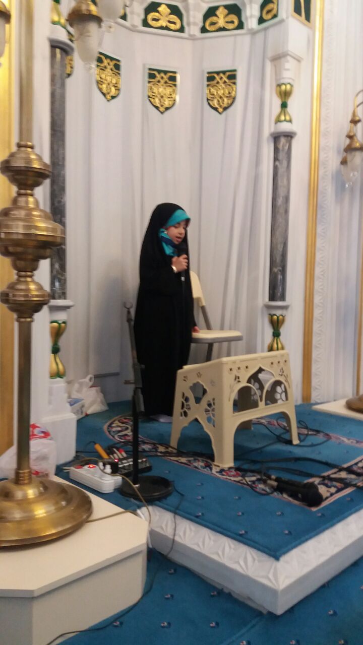 Mohaddeseh,a 7 anni,ospite nelle moschee di Istanbul