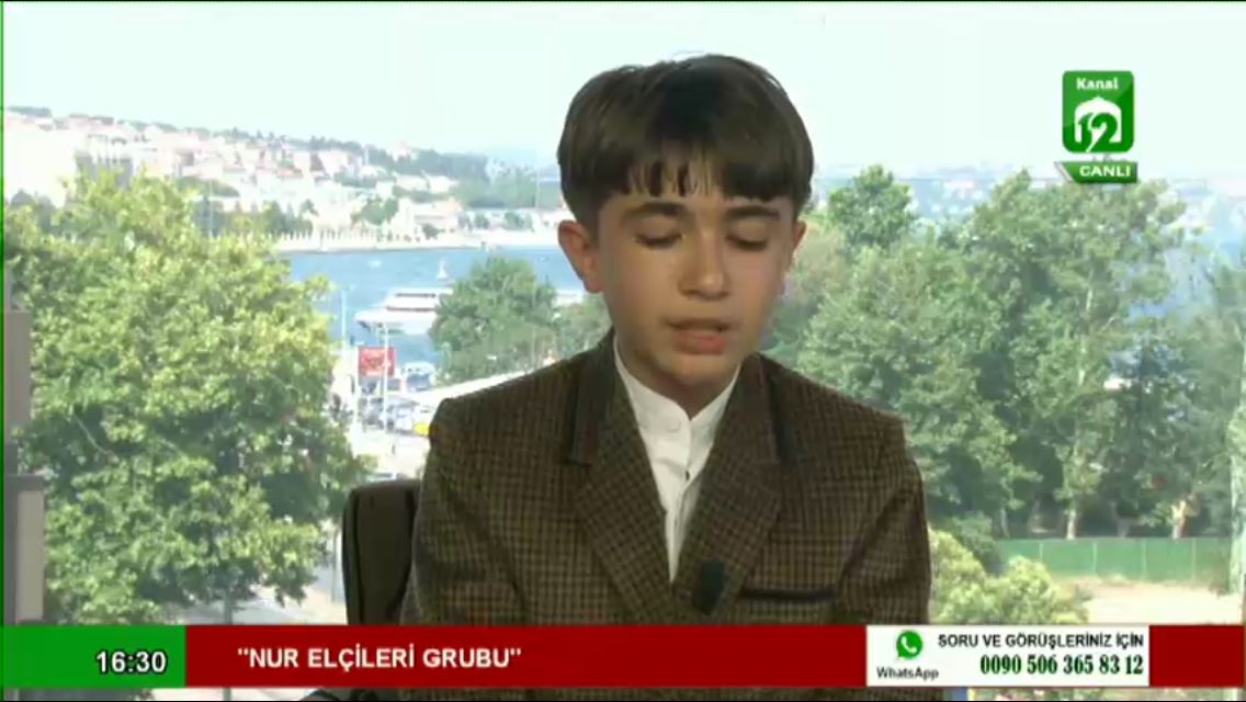 Mohaddeseh,a 7 anni,ospite nelle moschee di Istanbul