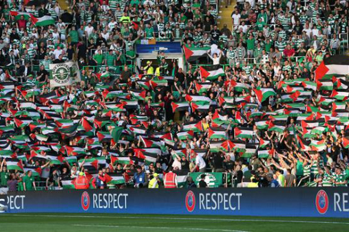 Scozia:tifosi di calcio esprimono solidarieta' alla Palestina Scozia:tifosi di calcio esprimono solidarieta' alla Palestina