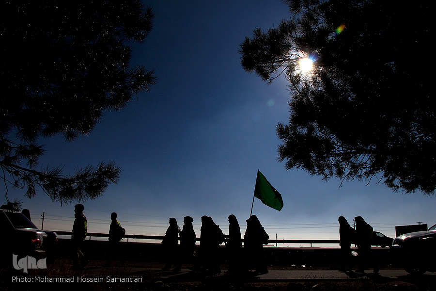 Immagini della marcia di pellegrinaggio verso il mausoleo dell'Imam Reza(AS)