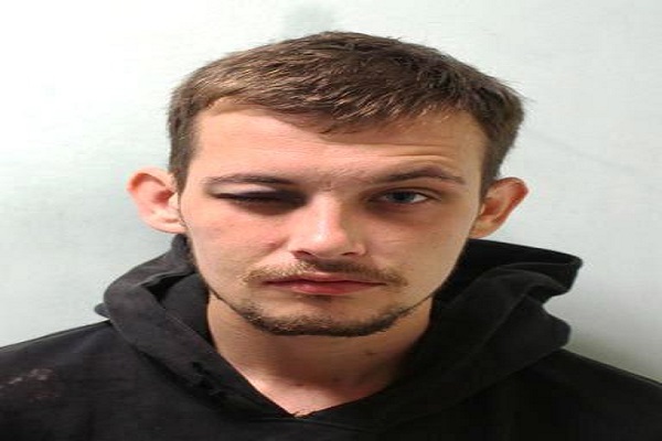 Inghilterra:condannato uomo per aggressione all'arma bianca contro musulmani Inghilterra:condannato uomo per aggressione all'arma bianca contro musulmani