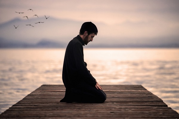 Adorazione (Ibadat) e Preghiera (Salat)
