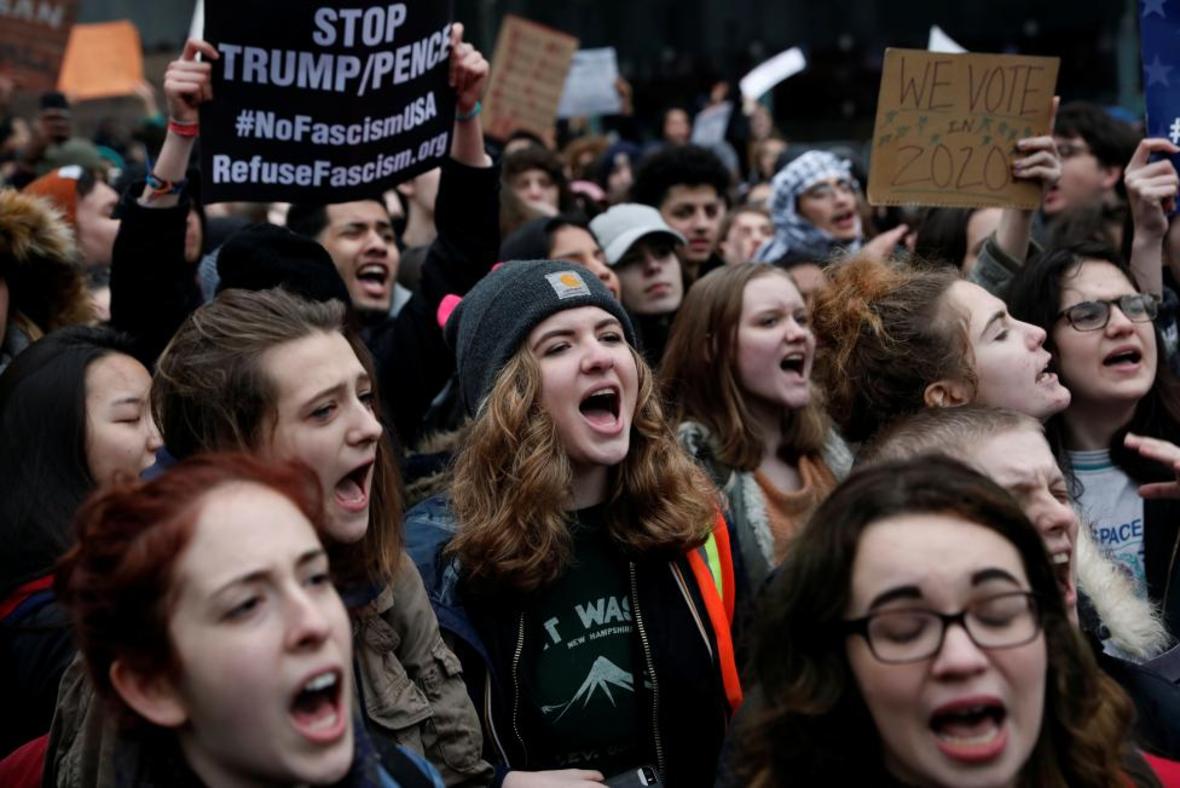 Usa:protesta degli studenti contro provvedimenti anti-immigrazione di Trump