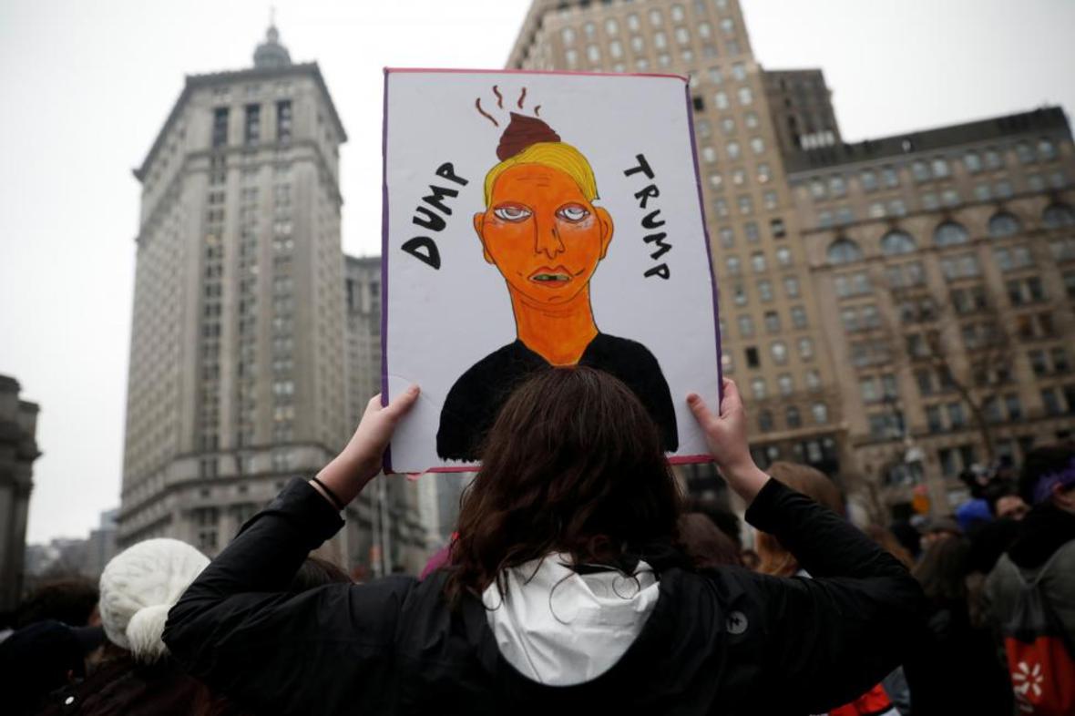 Usa:protesta degli studenti contro provvedimenti anti-immigrazione di Trump