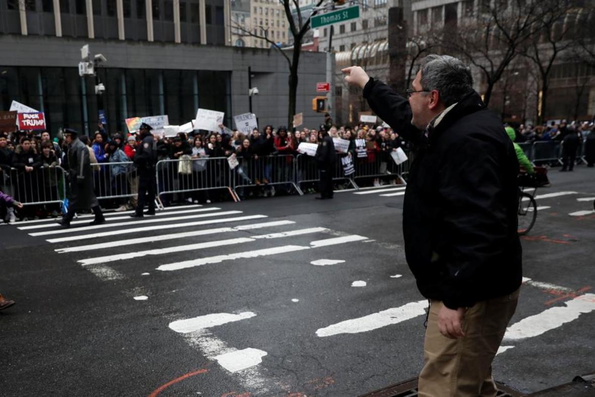 Usa:protesta degli studenti contro provvedimenti anti-immigrazione di Trump