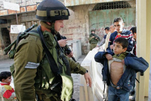 Il Paese degli Orchi: bambini palestinesi nelle carceri israeliane sistematicamente torturati