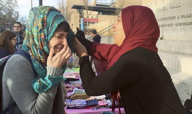 Tutte con il velo nel World Hijab Day