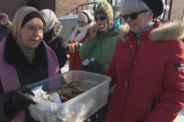 Canada:catena umana in difesa di moschee