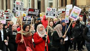 Proteste davanti ambasciata Usa Londra, contro Donald Trump