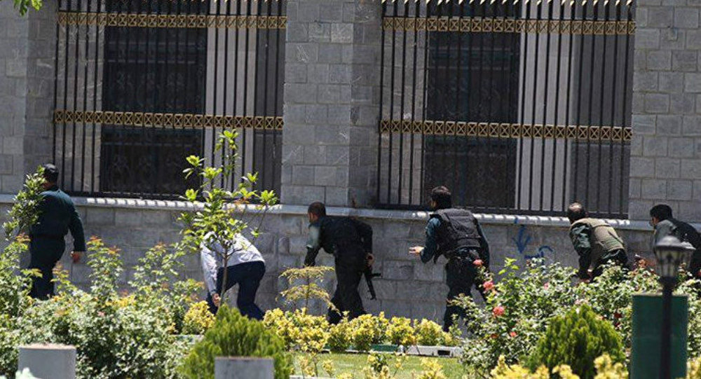 Attentati terroristici a Tehran,morti e feriti Attentati terroristici a Tehran,morti e feriti