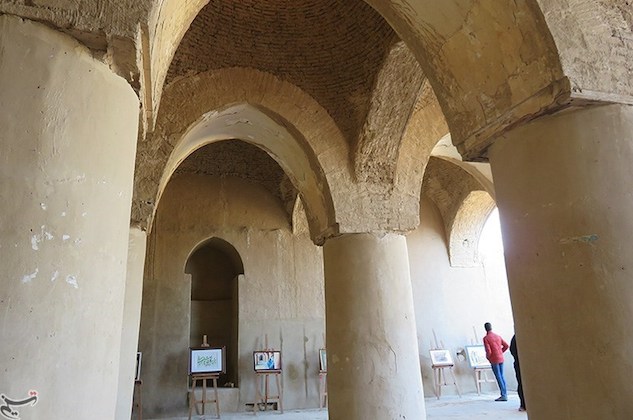 L’antica Moschea del periodo islamico di Tarikhaneh L’antica Moschea del periodo islamico di Tarikhaneh