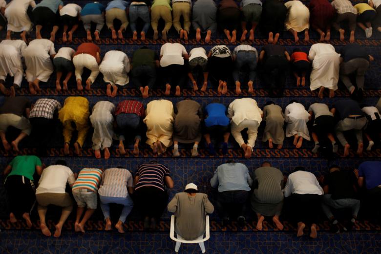 Preghiera islamica per le vittime degli attacchi di Barcellona