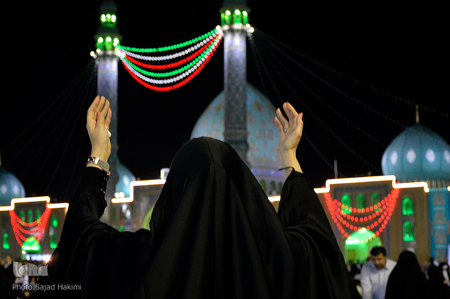 FOTO-La moschea di Jamkaran alla vigilia del 15 Sha'ban FOTO-La moschea di Jamkaran alla vigilia del 15 Sha'ban