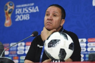 L'allenatore della Tunisia respinge critiche per  la lettura del Corano durante Coppa del Mondo