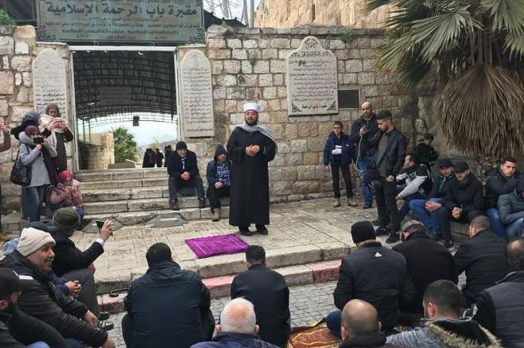 30 mila palestinesi realizzano preghiera del venerdì ad al-Aqsa