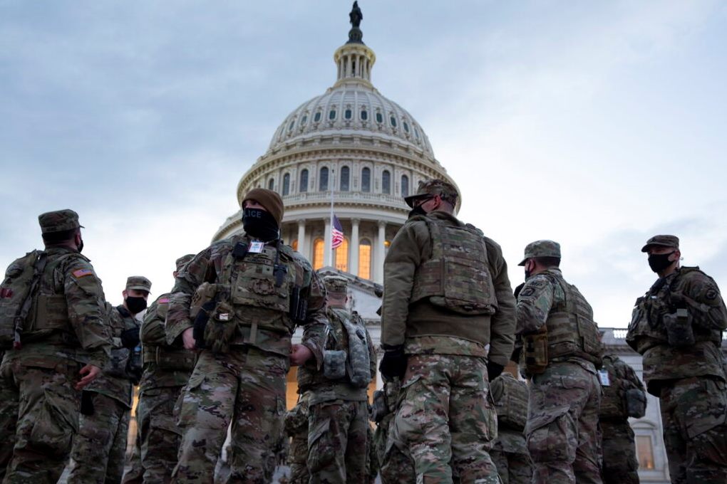LO SPETTACOLO DECADENTE DEL PASSAGGIO DEL COMANDO NEGLI STATI UNITI LO SPETTACOLO DECADENTE DEL PASSAGGIO DEL COMANDO NEGLI STATI UNITI