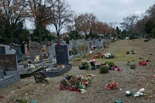 Francia: vandalizzato cimitero musulmano