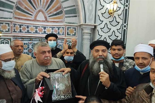 Egitto: delegazione cristiana dona una copia di Corano a inaugurazione di moschea