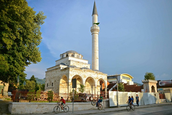 Bosnia: recitazione del Corano nella moschea Ferhadiye dopo 30 anni