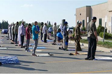 Canada: la comunità islamica di Winnipeg prega per la pioggia Canada: la comunità islamica di Winnipeg prega per la pioggia