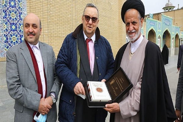 Qom: ambasciatore finlandes evisita santuario di Fatima Masoumeh (AS) Qom: ambasciatore finlandes evisita santuario di Fatima Masoumeh (AS)