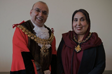 Regno Unito: cittadino musulmano eletto sindaco di Bolton
