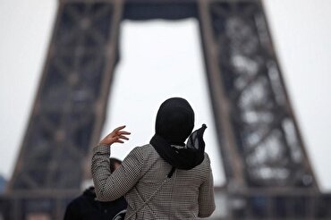 Ristorante francese nega l'ingresso a una donna musulmana che indossava l'hijab