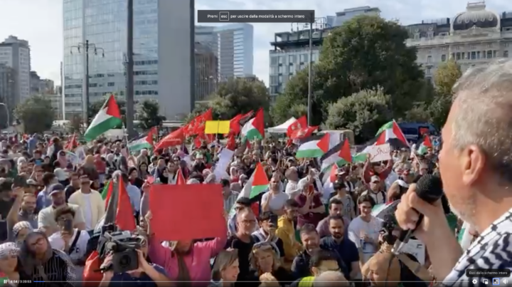 A Milano, oceanica manifestazione per la Palestina A Milano, oceanica manifestazione per la Palestina