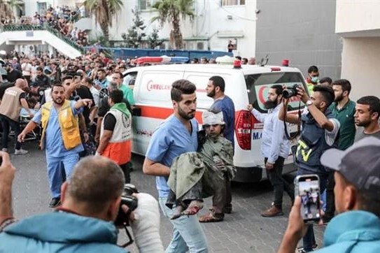 Genocidio israelo-occidentale: colpita la sala di terapia intensiva dell’ospedale al-Quds di Gaza. Bilancio aggiornato: 11.078 morti (4.506 bambini) e 27.490 feriti