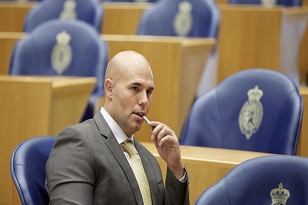 Olanda: ex politico anti-musulmano parla della sua conversione all'Islam Olanda: ex politico anti-musulmano parla della sua conversione all'Islam