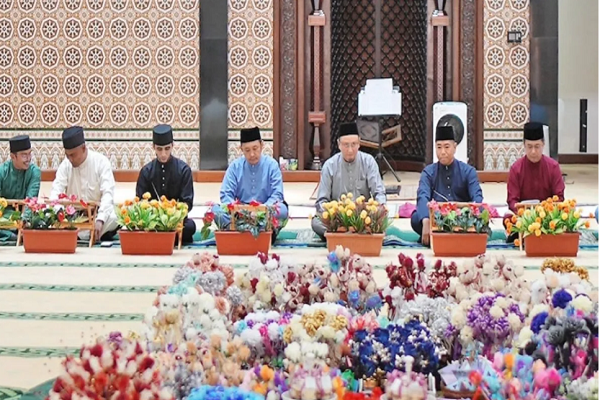 Brunei: musulmani salutano il 2023 con un khatm al-Quran