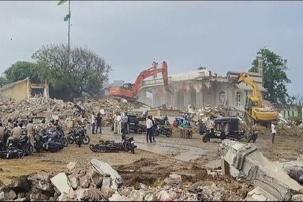 India: forti proteste per la demolizione di una moschea di 1200 anni
