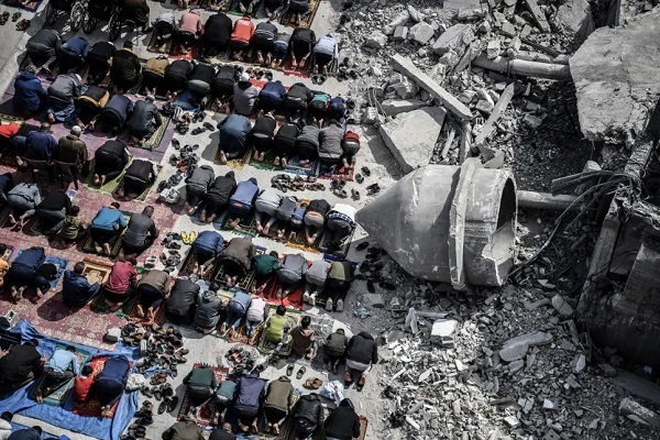 Gaza: fedeli determinati a celebrare Ramadan nonostante le moschee distrutte