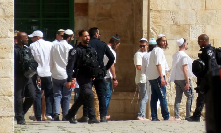 Autorità cristiana-islamica avverte delle invasioni di massa da parte di coloni nella moschea di Gerusalemme Autorità cristiana-islamica avverte delle invasioni di massa da parte di coloni nella moschea di Gerusalemme