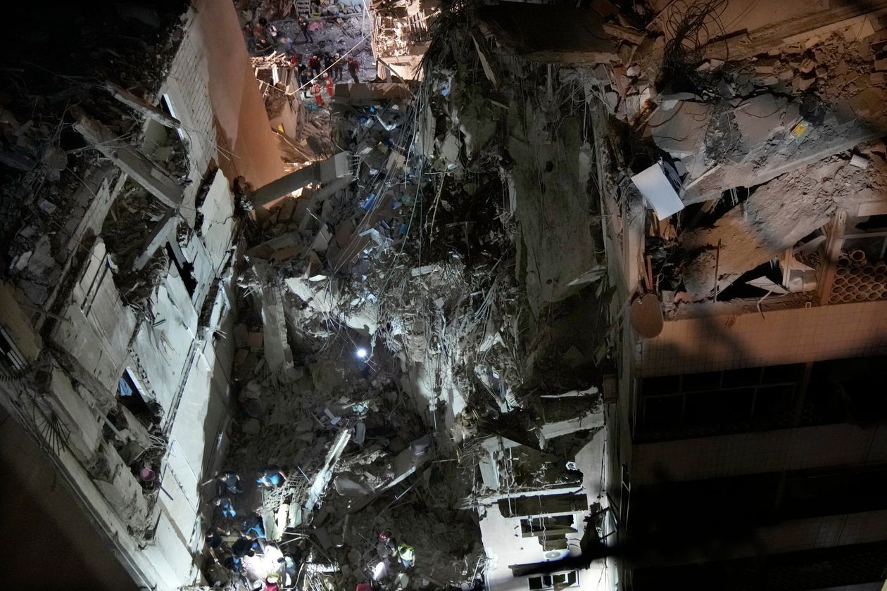Attacco aereo israeliano colpisce un sobborgo meridionale di Beirut, situazione in peggioramento