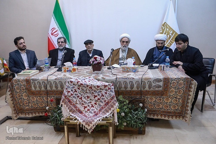 Iran: nuovo libro indaga i più antichi manoscritti del Corano