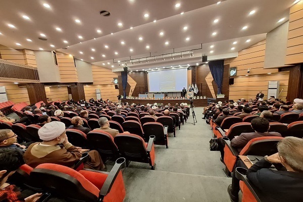 Qom: al via conferenza internazionale sugli studi islamici Qom: al via conferenza internazionale sugli studi islamici