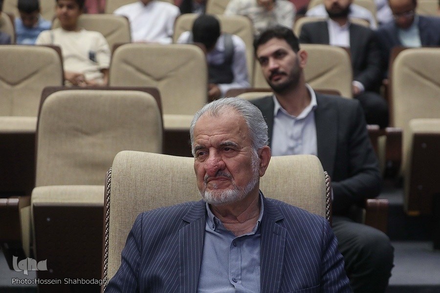 Le competizioni coraniche aiutano a rafforzare la società, afferma il veterano iraniano Qari