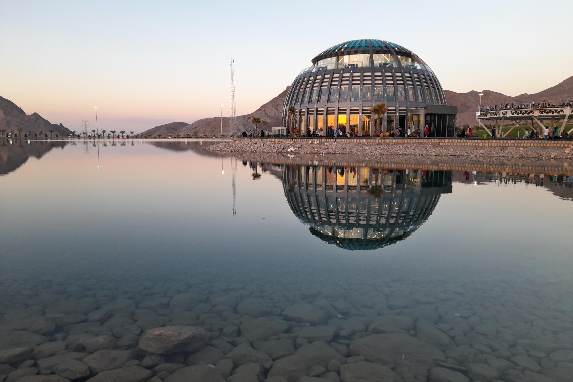 Iran, inaugurato il più grande complesso turistico del Medio Oriente Iran, inaugurato il più grande complesso turistico del Medio Oriente