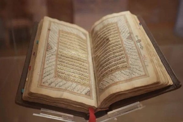 Riyadh: biblioteca custodisce una collezione di rari manoscritti del Corano Riyadh: biblioteca custodisce una collezione di rari manoscritti del Corano