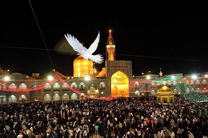 Mashhad, iraniani celebrano nascita Imam Reza Mashhad, iraniani celebrano nascita Imam Reza