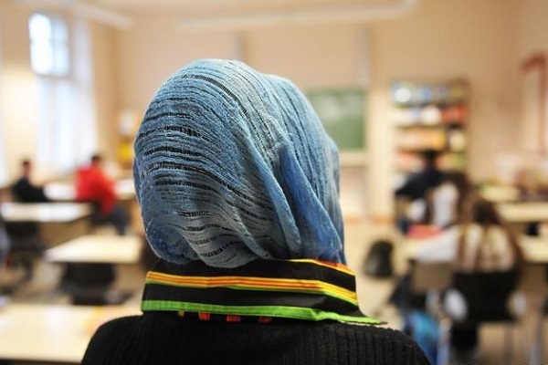 “Inquietante”: la comunità islamica austriaca denuncia le dichiarazioni del ministro sull’hijab